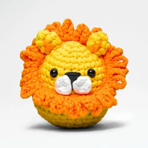 Woobles Beginner Crochet Kit - Sebastian The Lion 1