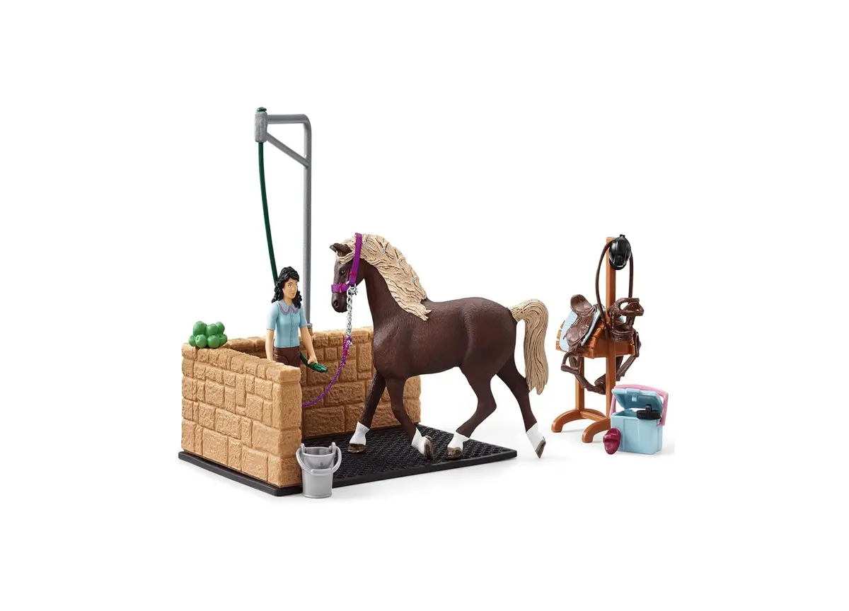 Schleich Horse Club Emily & Luna Horse Washing Station Playset, 19 Pieces 1