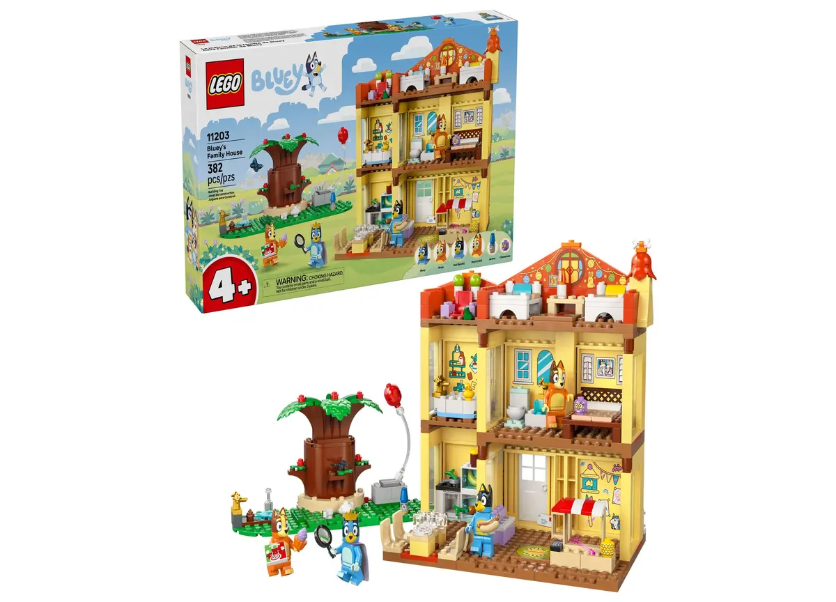 Lego Bluey's Family House 382-Piece Playset - Featuring Charming Characters 1