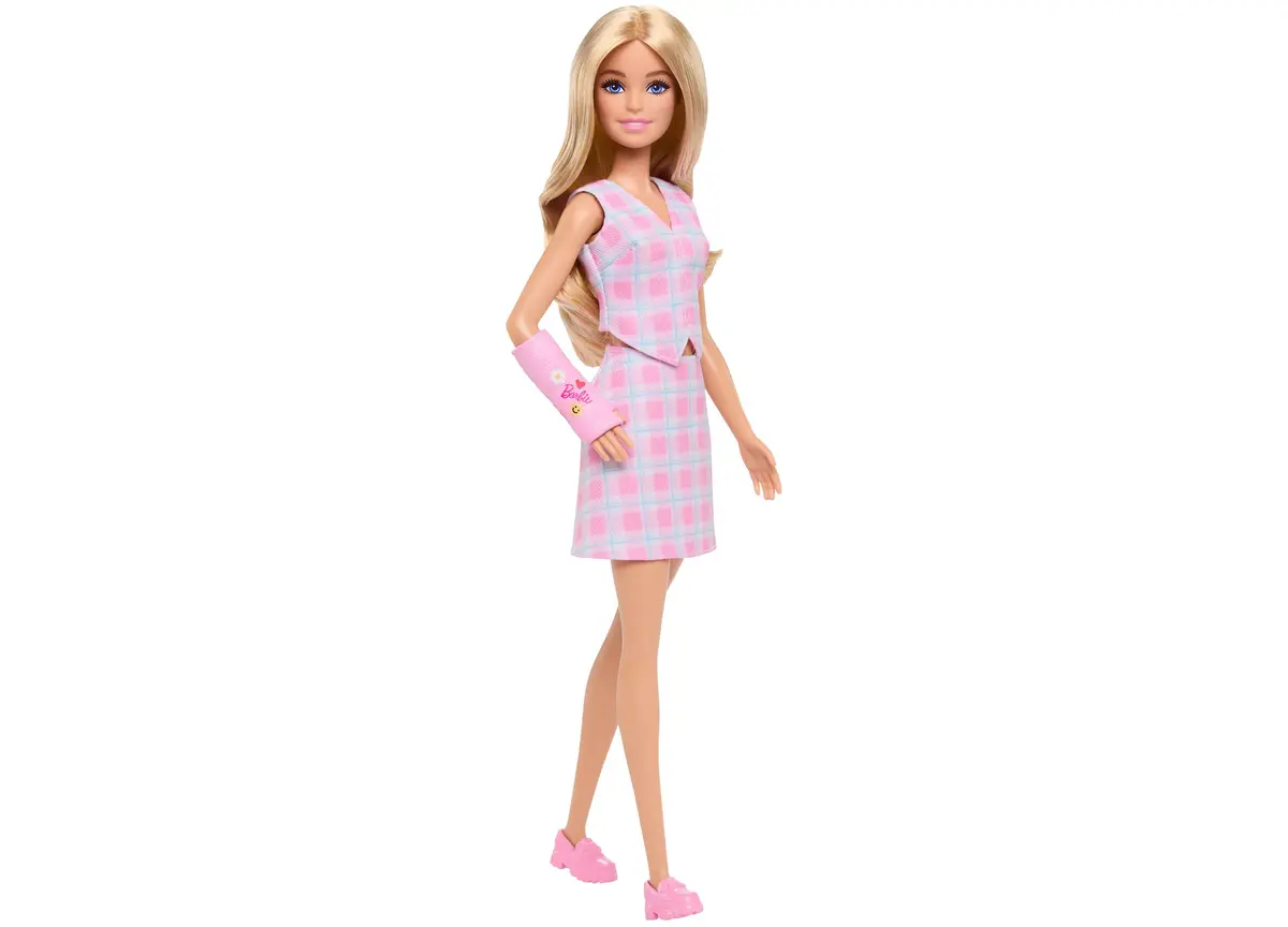 Barbie Fashionistas Doll - Plaid Top And Skirt With Arm Cast 1