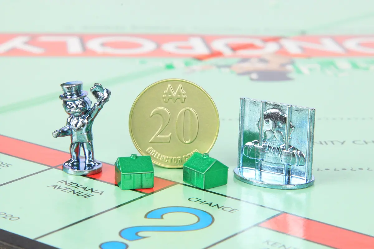 Basic Fun! Monopoly Surprise Blind Pack - 2 Pack (Colors/Styles May Vary) 1