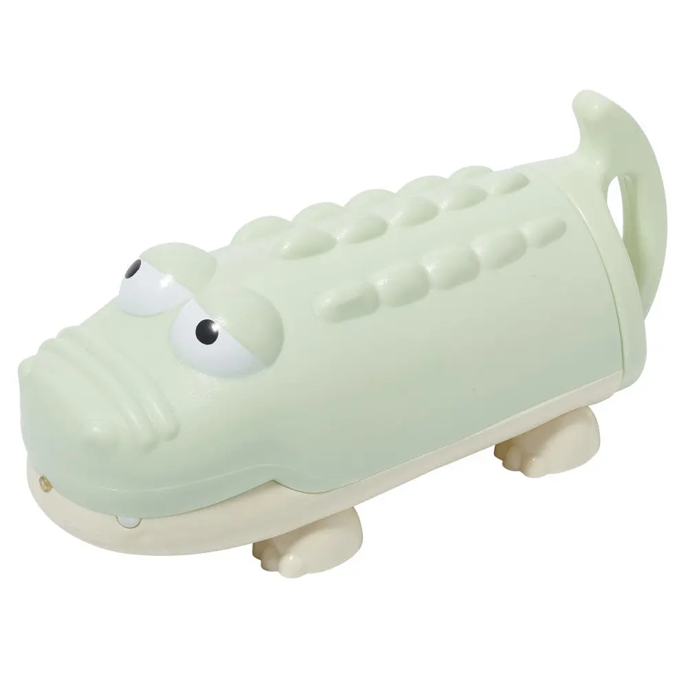 Sunnylife Crocodile Pastel Green Water Squirter 1