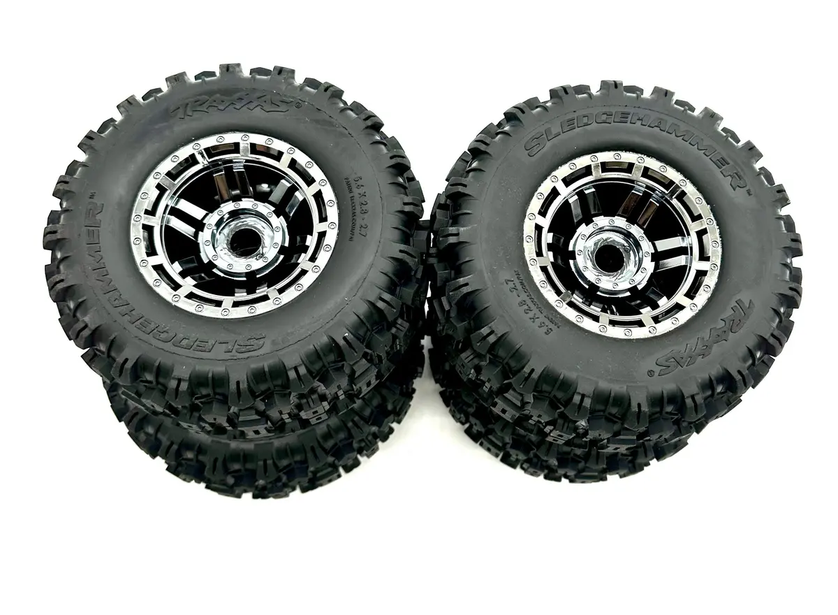 1/10 Maxx Ultimate Wheels & Tires (Factory Glued Assembled (Set 4)  89087-4 1