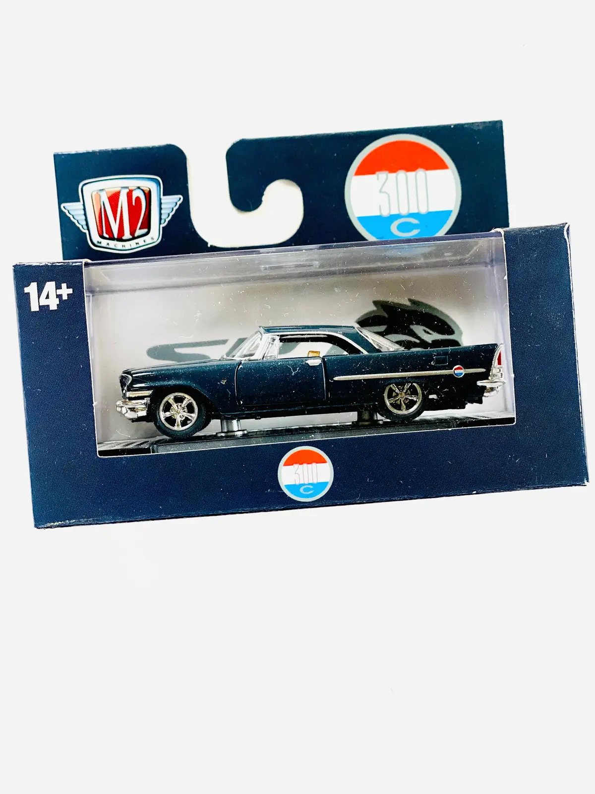 M2 Machines Auto-Thentics Srt 1957 Chrysler 300C - Damaged Box 1