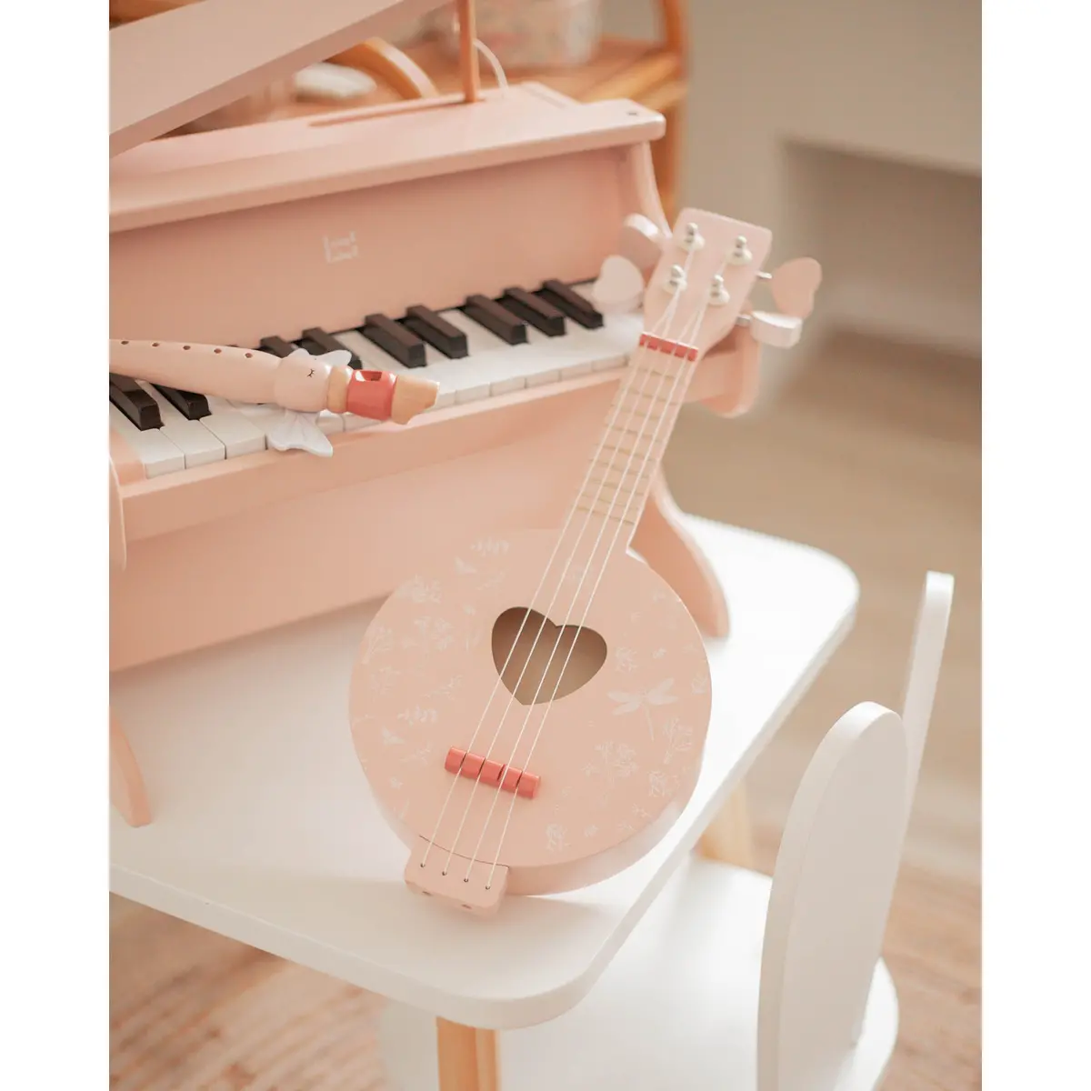 Wooden Banjo: Pink 1